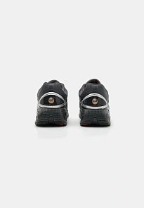 Фото № 3 с приближением к товару «‎AIR MAX DN»