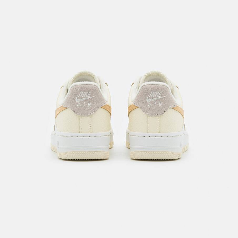 Фото № 4 с приближением к товару «‎Nike Air Force 1 07 »