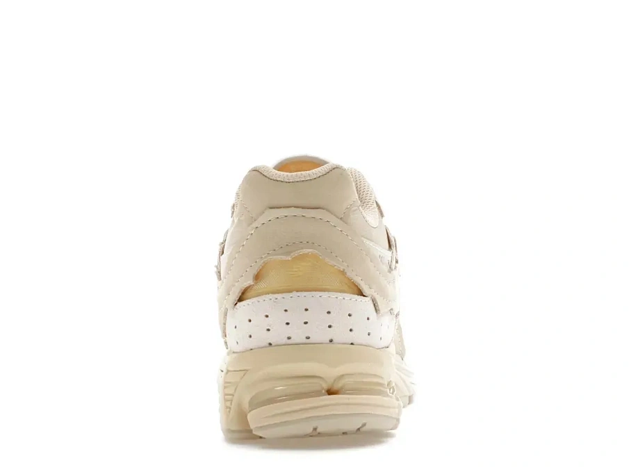 Фото № 4 с приближением к товару «‎New Balance 2002R»