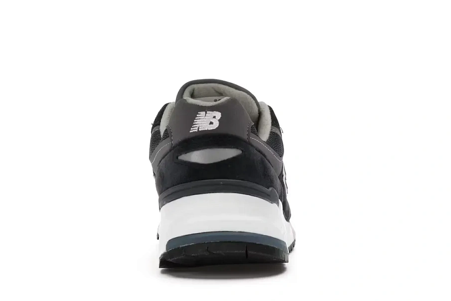 Фото № 4 с приближением к товару «‎New Balance 999»