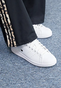 Фото № 2 с приближением к товару «‎STAN SMITH»