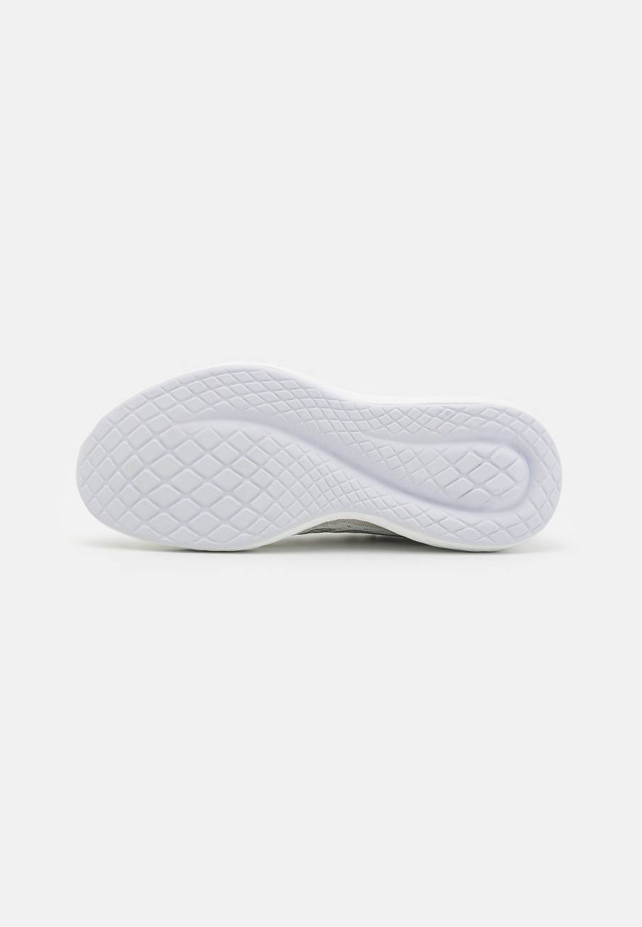 Фото № 5 с приближением к товару «‎Adidas 2.0 »