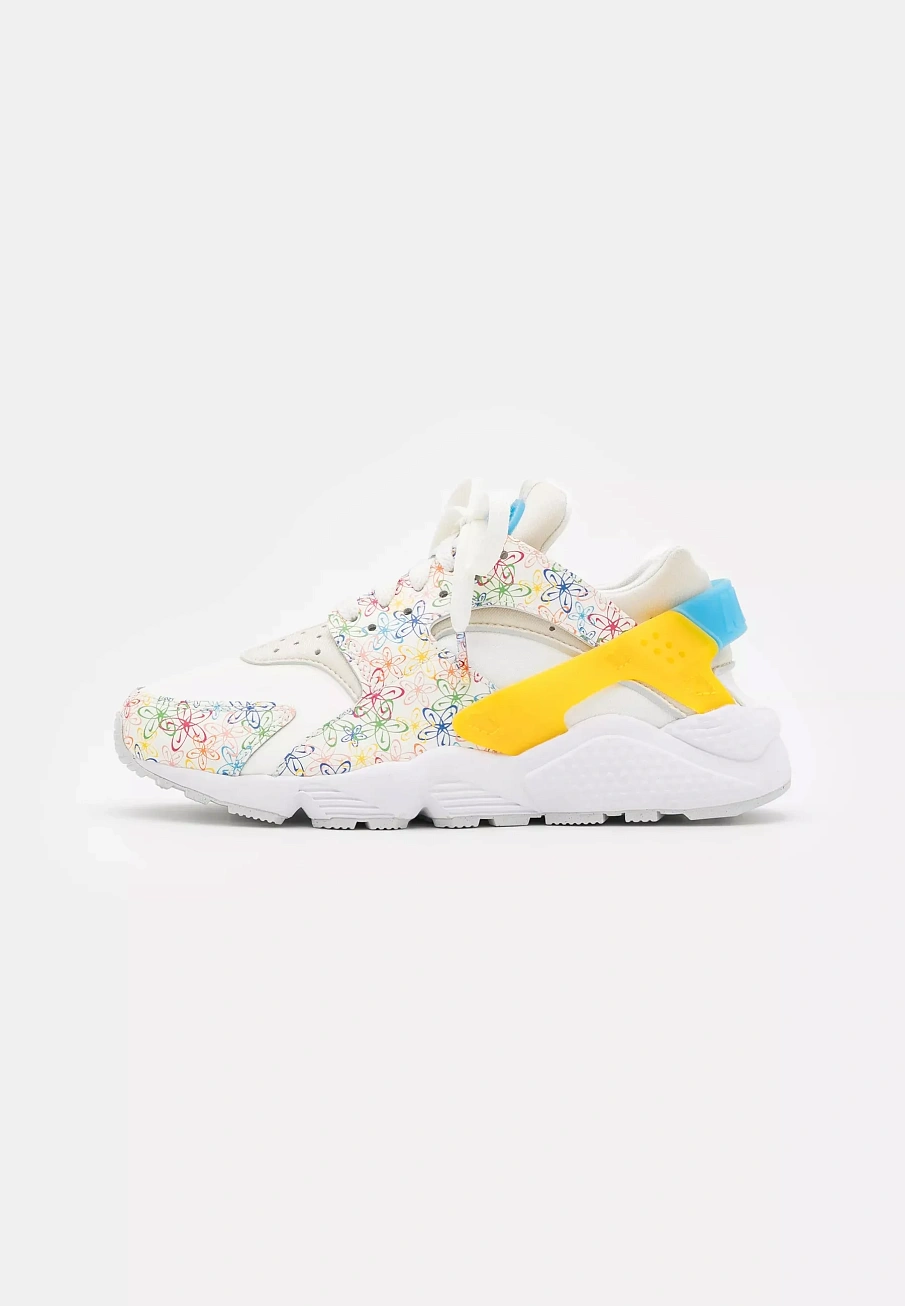 Фото № 1 с приближением к товару «‎AIR HUARACHE COS»