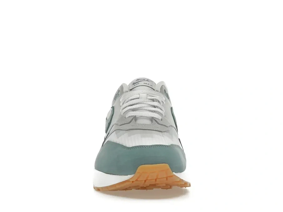 Фото № 2 с приближением к товару «‎Nike Air Max 1»