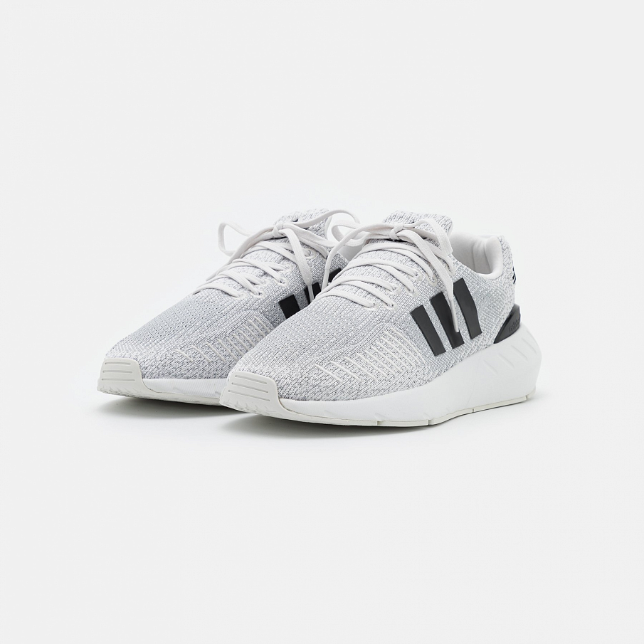 Фото № 3 с приближением к товару «‎Adidas Swift 22 »