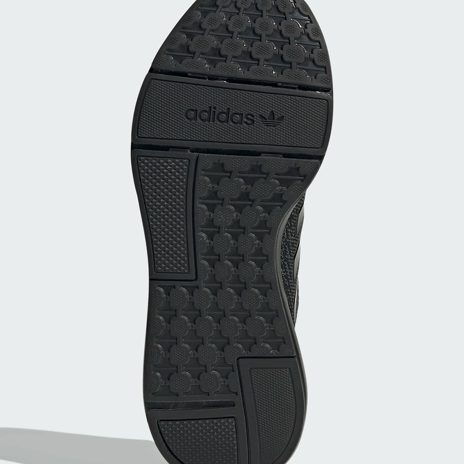 Фото № 5 с приближением к товару «‎Adidas »