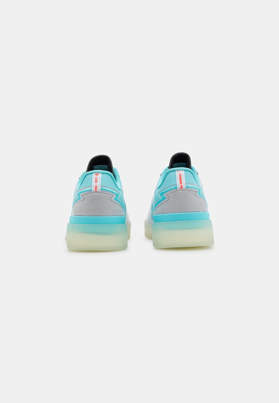 Фото № 3 с приближением к товару «‎Adidas Forum Tech Boost »
