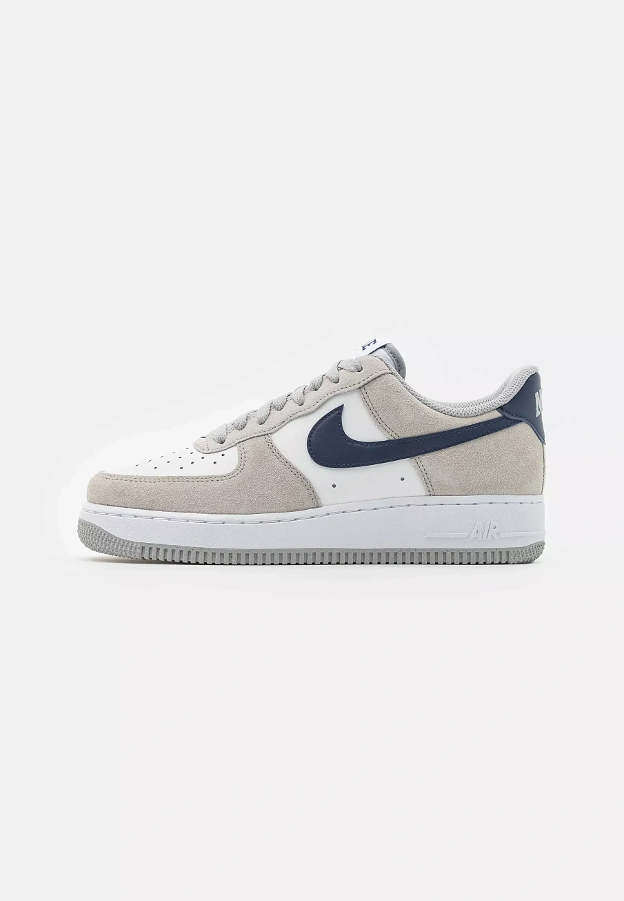 Фото № 1 с приближением к товару «‎AIR FORCE 1'07 UNISEX»