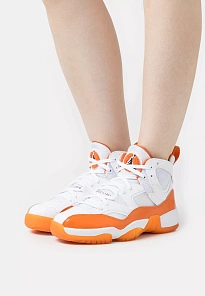 Фото № 1 с приближением к товару «‎WMNS JUMPMAN TWO TREY»