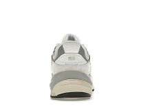 Фото № 4 с приближением к товару «‎New Balance 990v6»