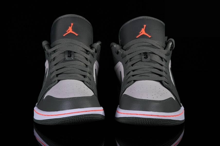 Фото № 2 с приближением к товару «‎Nike Air Jordan 1 Retro Military »