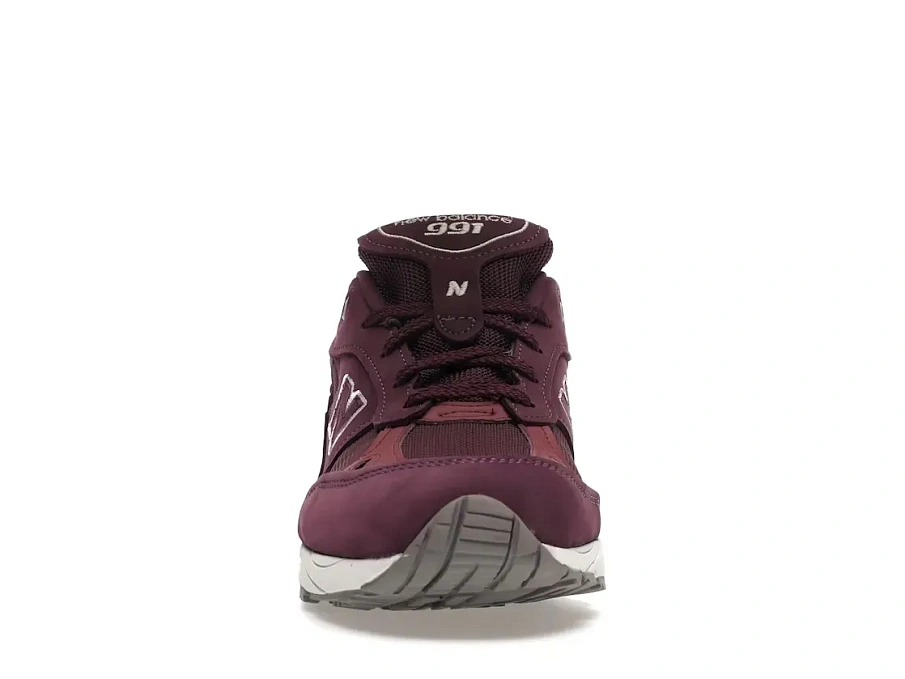 Фото № 2 с приближением к товару «‎New Balance 991»