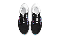 Фото № 4 с приближением к товару «‎Nike Air Zoom Pegasus 38 GS 'Black Metallic Silver'»