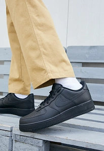 Фото № 2 с приближением к товару «‎AIR FORCE 1 '07»