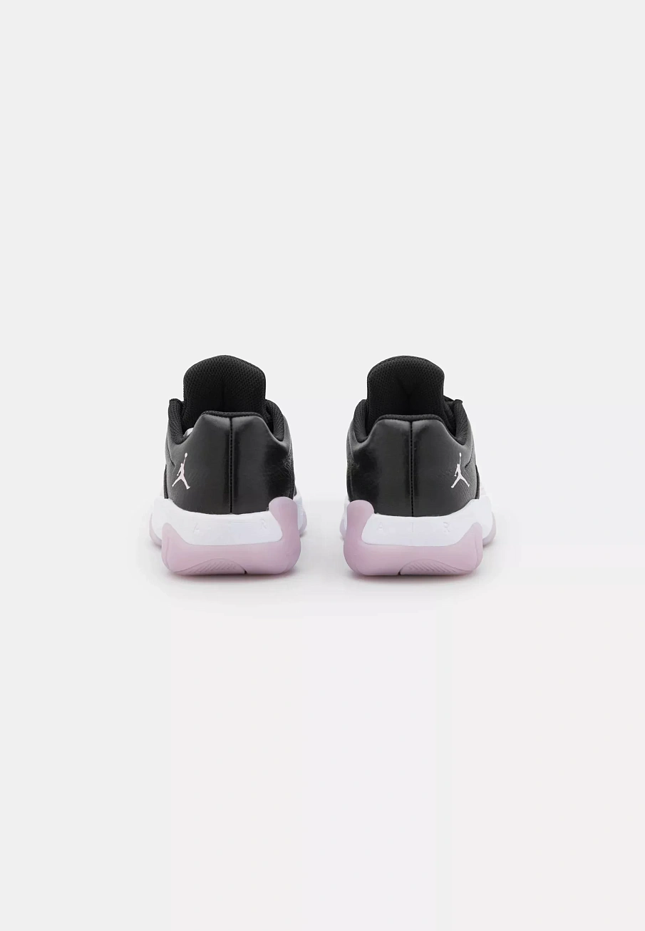 Фото № 3 с приближением к товару «‎WMNS AIR JORDAN 11 CMFT LOW»