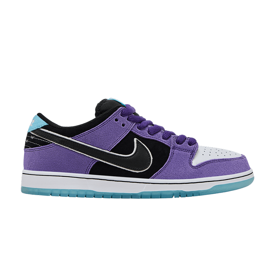 Фото № 1 с приближением к товару «‎Hayley Wilson x Nike Dunk Low SB Court Purple»
