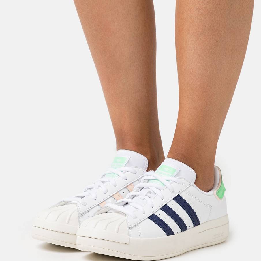 Фото № 2 с приближением к товару «‎Adidas Superstar Ayoon »