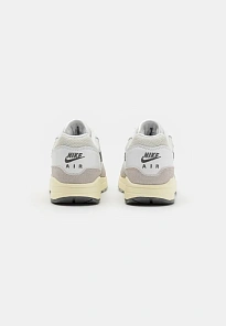Фото № 3 с приближением к товару «‎AIR MAX 1»