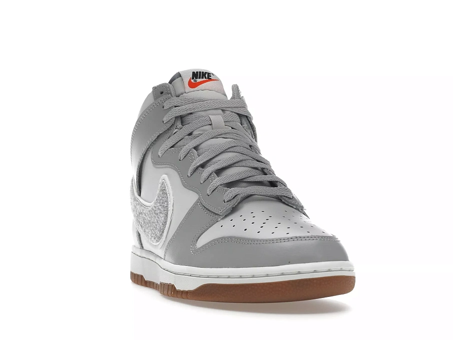 Фото № 3 с приближением к товару «‎Nike Dunk High University Chenille Swoosh Light Smoke Grey»