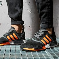 Фото № 2 с приближением к товару «‎Adidas Nmd_r1»