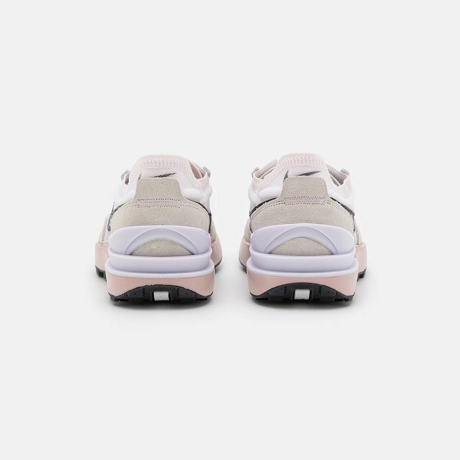 Фото № 3 с приближением к товару «‎Nike Waffle One »