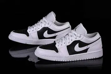Nike Air Jordan 1 Retro Wmns Panda  - 2