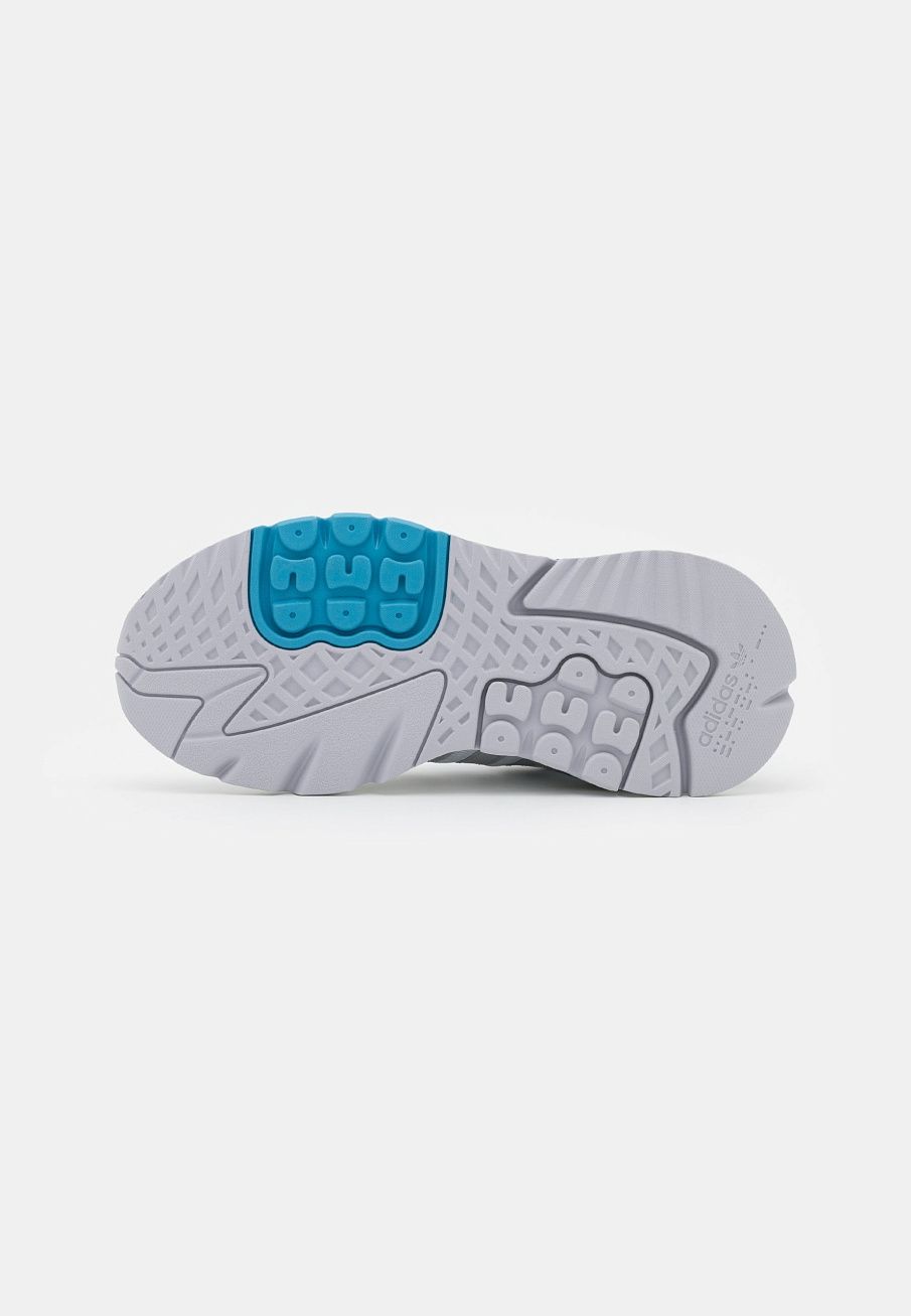 Фото № 4 с приближением к товару «‎Adidas Nite Jogger »