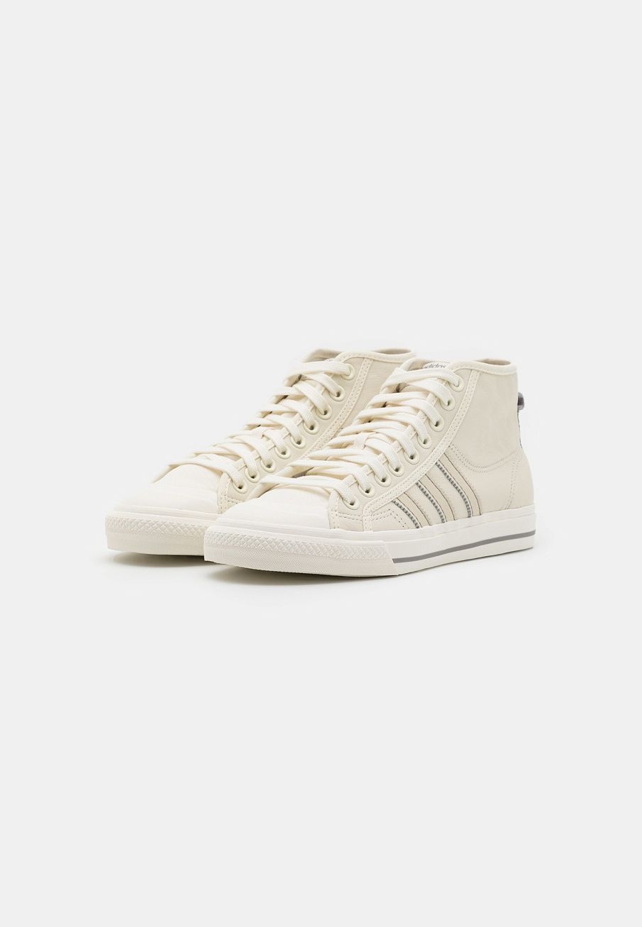 Фото № 4 с приближением к товару «‎Adidas Nizza »