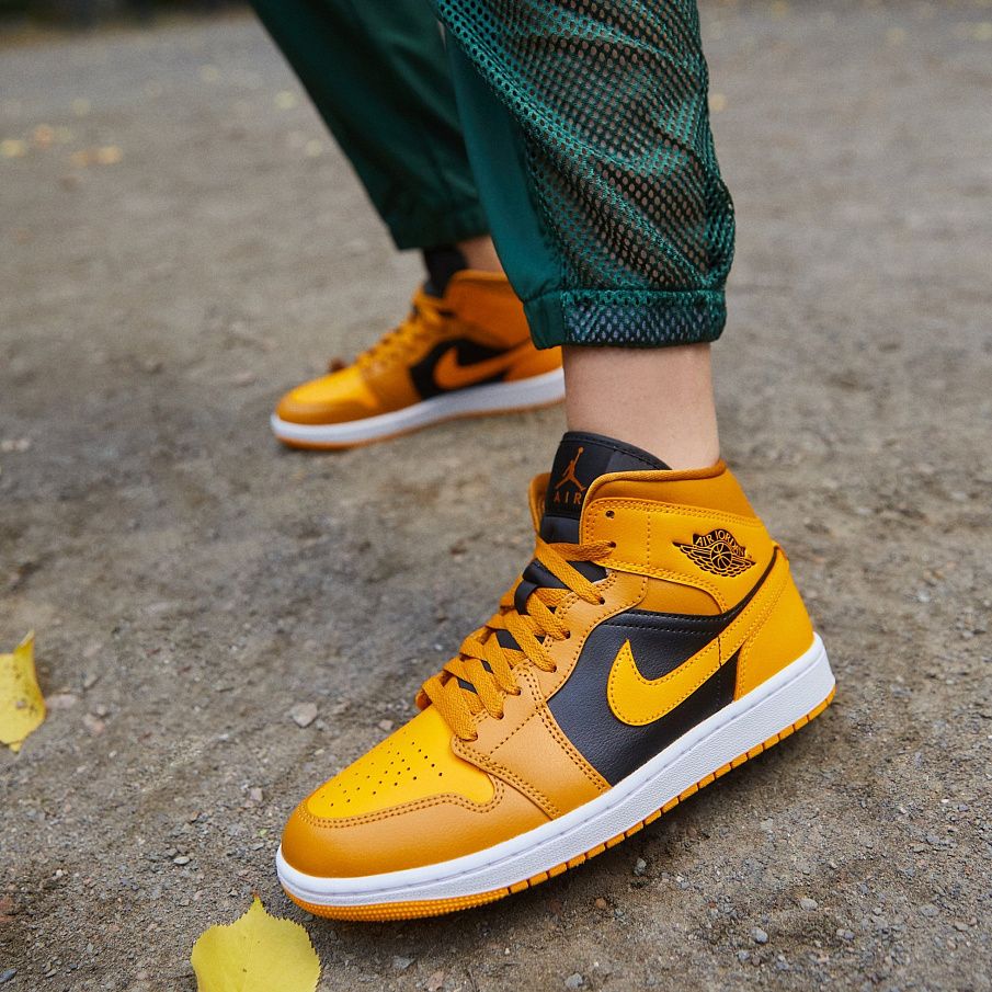 Фото № 2 с приближением к товару «‎Jordan Wmns Air 1 »