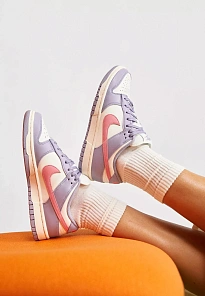 Фото № 4 с приближением к товару «‎DUNK LOW »