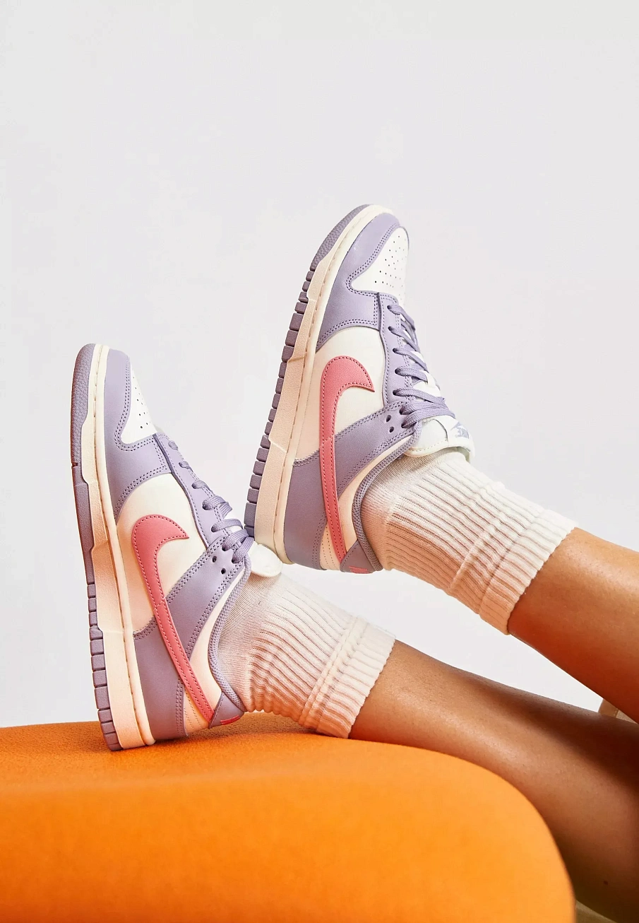 Фото № 4 с приближением к товару «‎DUNK LOW »