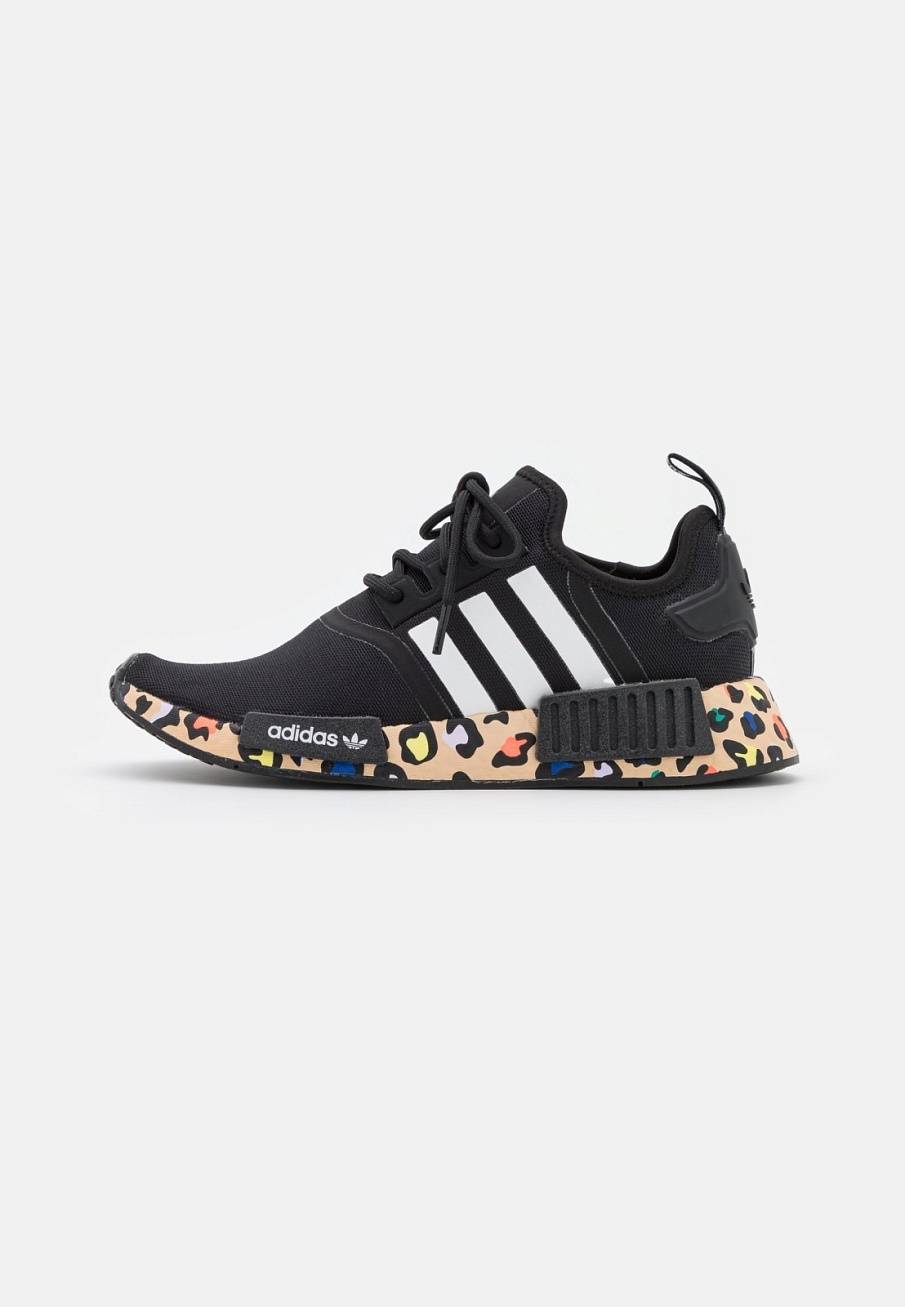 Фото № 1 с приближением к товару «‎Adidas Nmd_r1 »