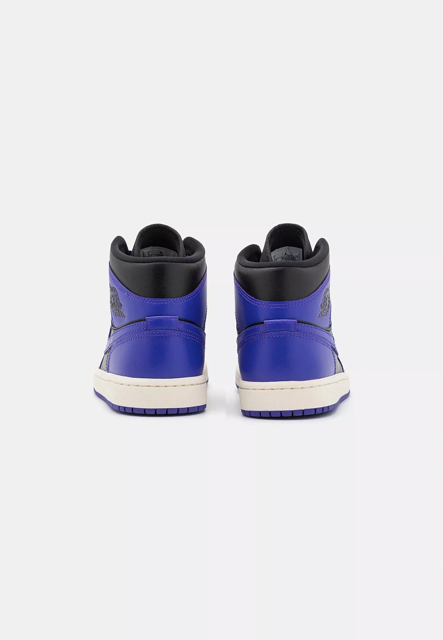 Фото № 4 с приближением к товару «‎AIR JORDAN 1 MID»