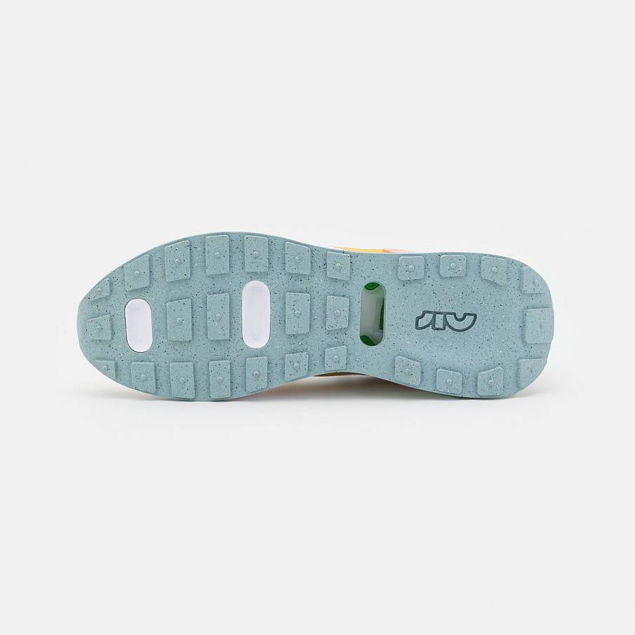 Фото № 5 с приближением к товару «‎Nike Air Max Pre-Day NN EP »