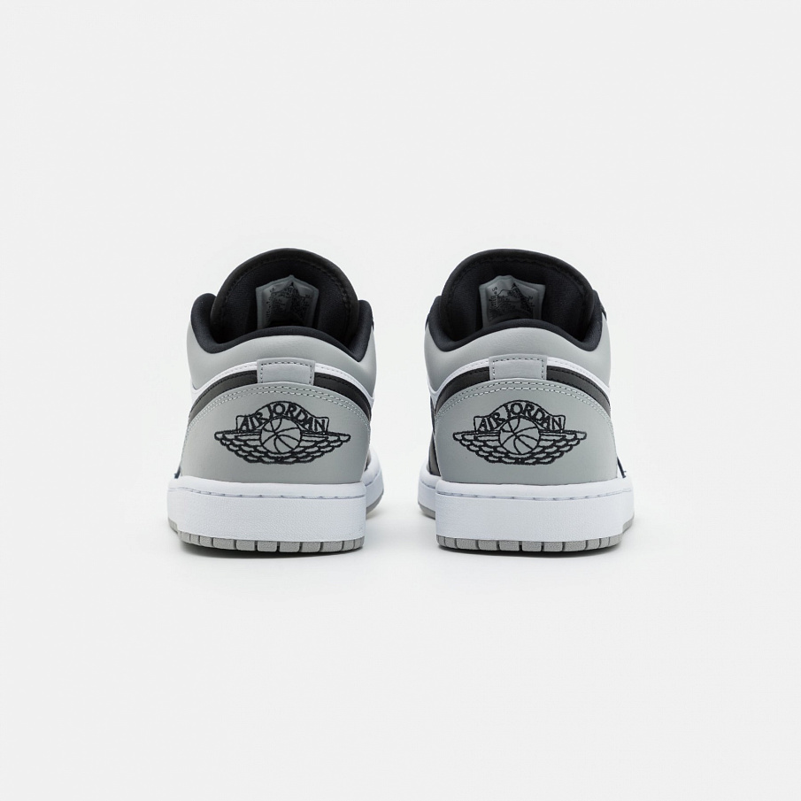 Фото № 3 с приближением к товару «‎Air Jordan 1 »