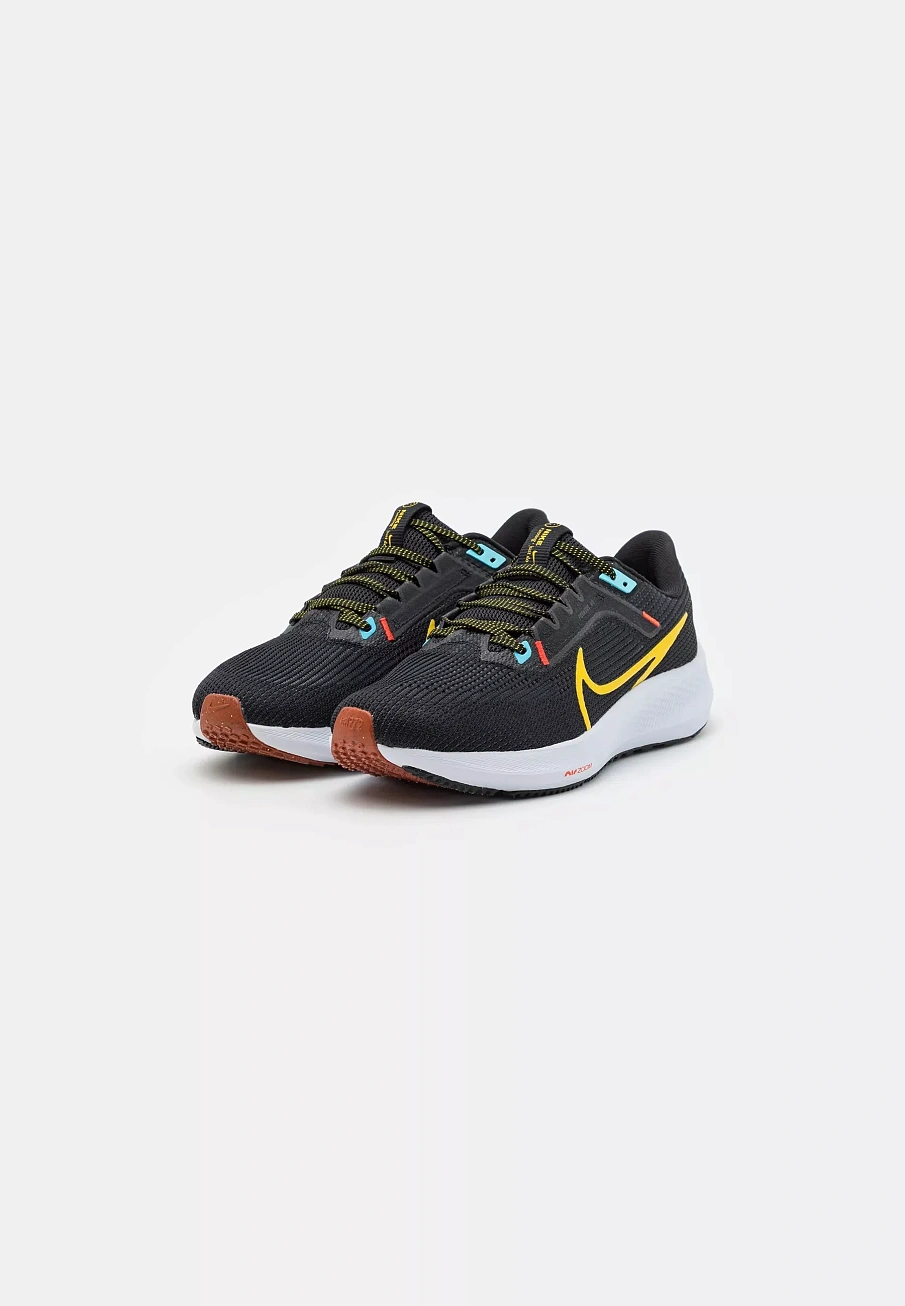 Фото № 2 с приближением к товару «‎AIR ZOOM PEGASUS 40»
