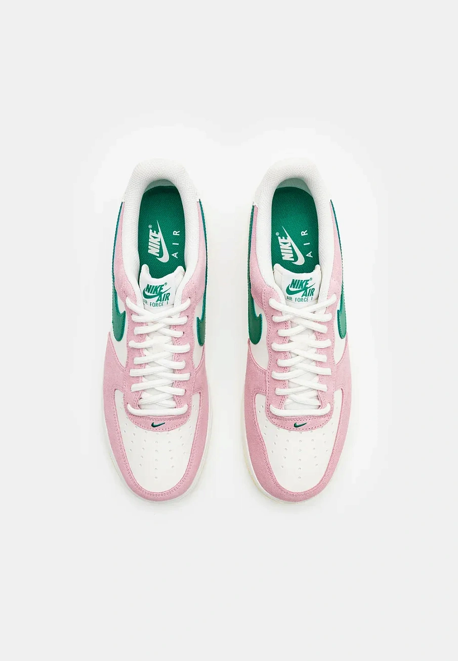 Фото № 4 с приближением к товару «‎AIR FORCE 1 07 LV8»