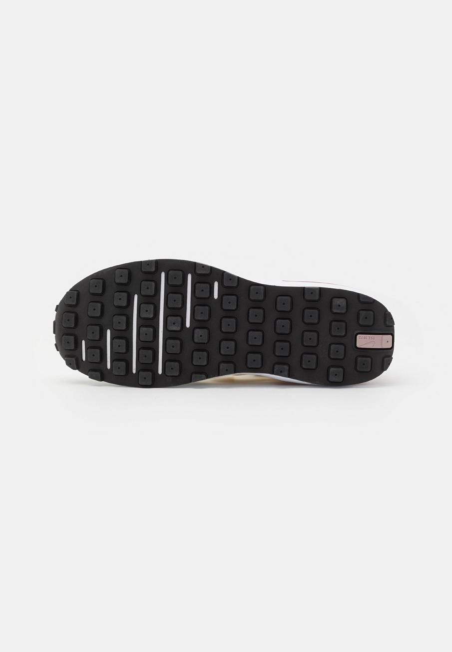 Фото № 5 с приближением к товару «‎Nike Waffle One »
