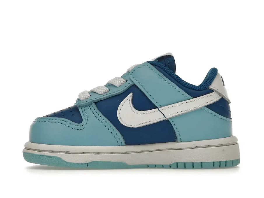 Фото № 3 с приближением к товару «‎Nike Dunk Low»