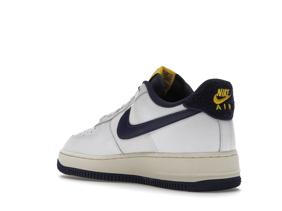 Фото № 5 с приближением к товару «‎Nike Air Force 1 Low 07 LV8 Michigan Varsity Jacket (2021)»