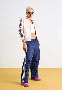 Фото № 3 с приближением к товару «‎HAMBURG»