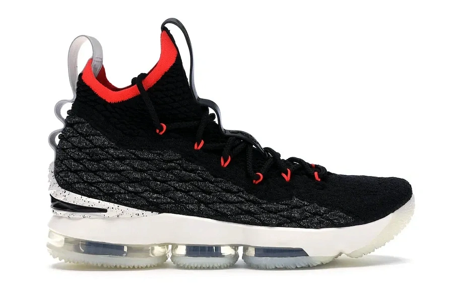 Фото № 1 с приближением к товару «‎Nike LeBron 15 Black Bright Crimson»