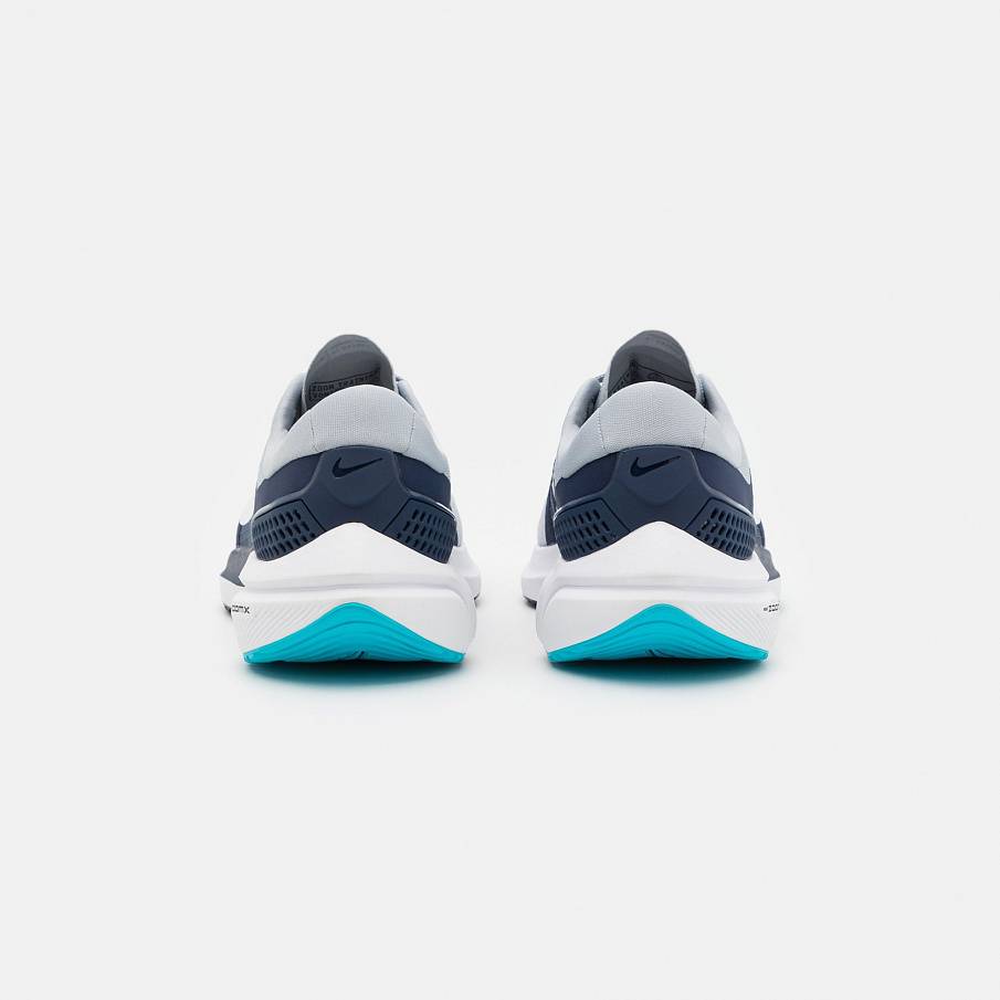 Фото № 3 с приближением к товару «‎Nike Air Zoom Vomero 15 »