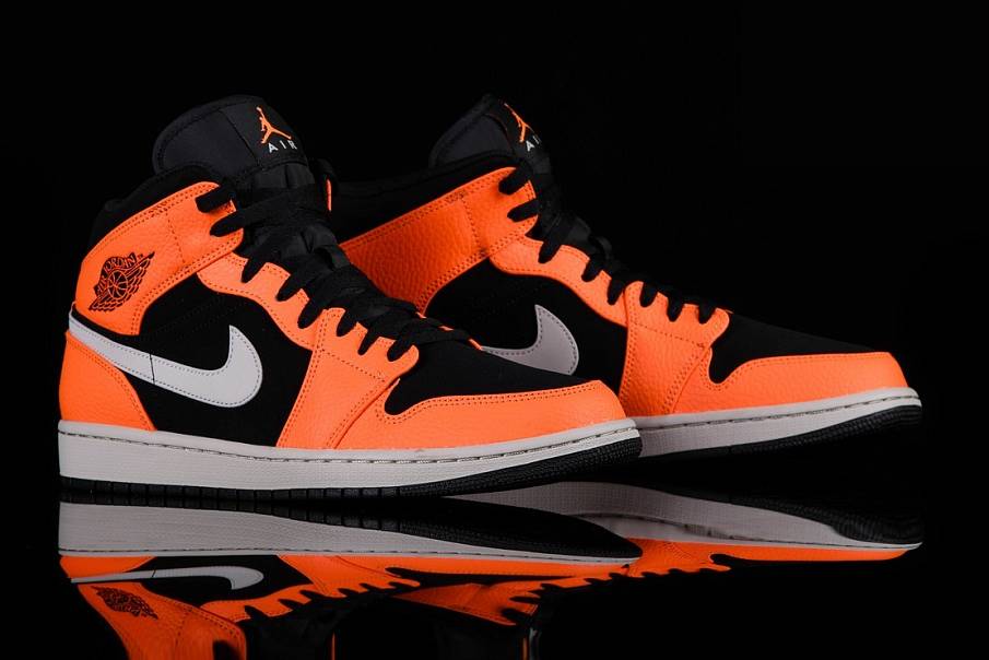 Фото № 4 с приближением к товару «‎Nike Air Jordan 1 Retro »