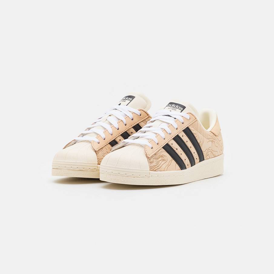 Фото № 4 с приближением к товару «‎Adidas Superstar 82 »