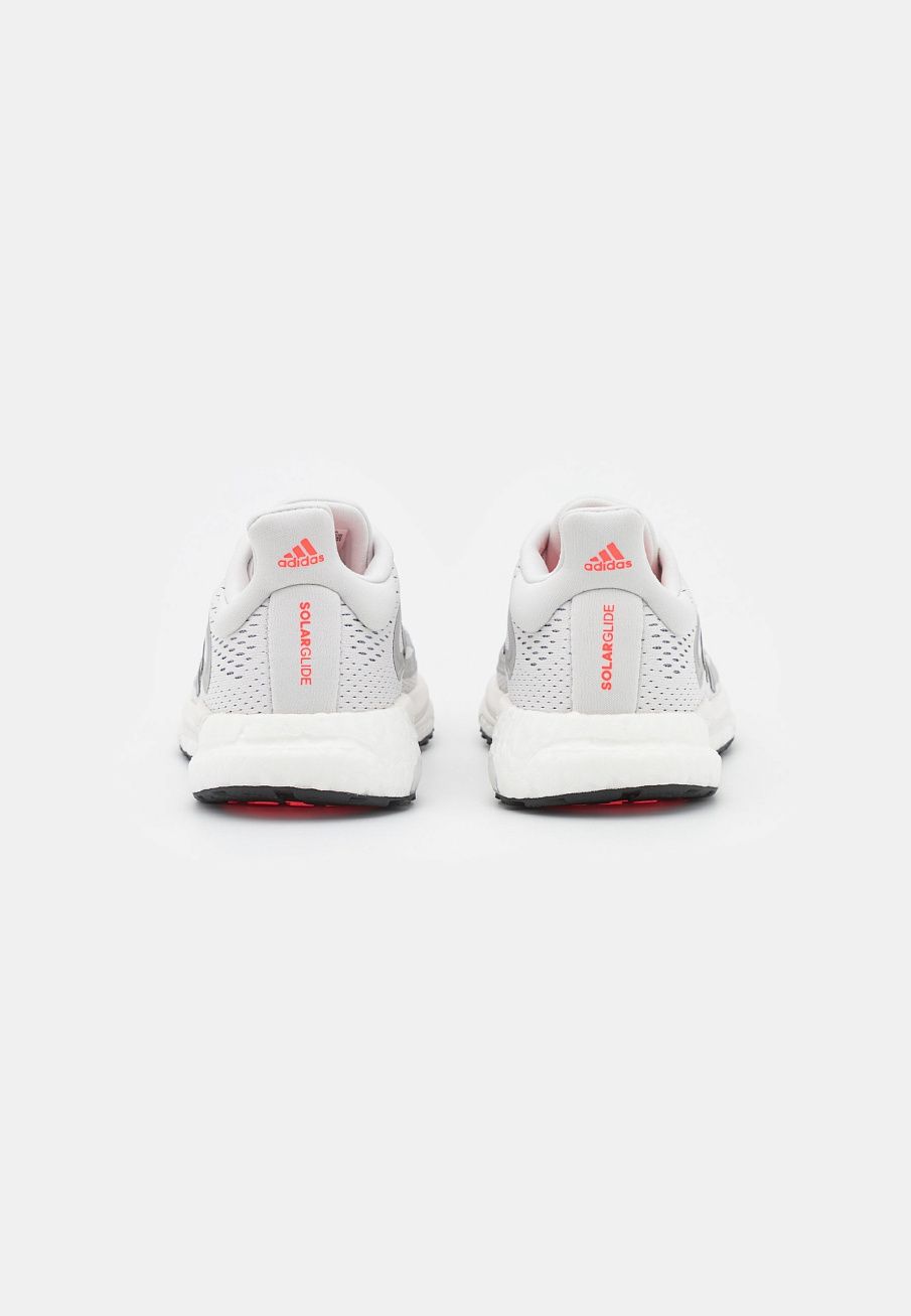 Фото № 3 с приближением к товару «‎Adidas Solarglide 4»