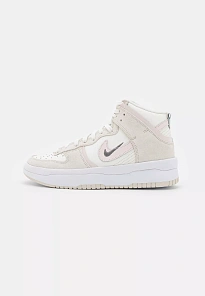 Фото № 1 с приближением к товару «‎WMNS DUNK HIGH UP»