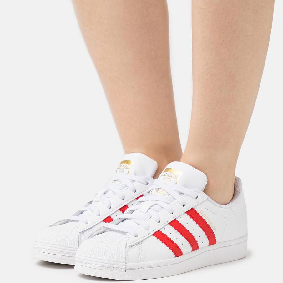 Фото № 1 с приближением к товару «‎Adidas Superstar »