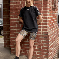 Фото № 4 с приближением к товару «‎Adidas »