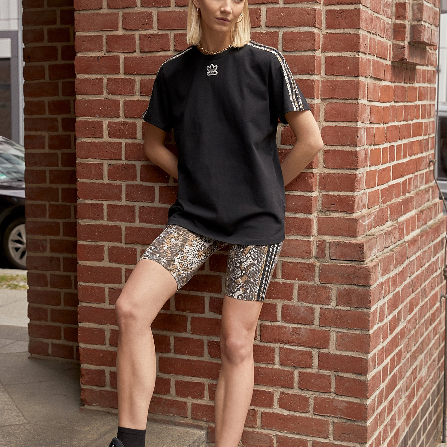 Фото № 4 с приближением к товару «‎Adidas »